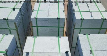 湖南 芝麻白花岗岩5公分地铺石 花岗岩厂家工厂装车日常