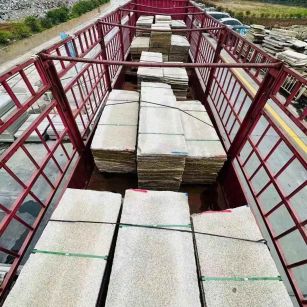 湖南 黄金麻花岗岩荔枝面，光面毛板装车完成