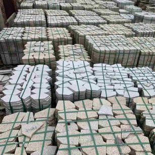 湖南 黄金麻白麻花岗岩荔枝面地铺石(冰裂纹)