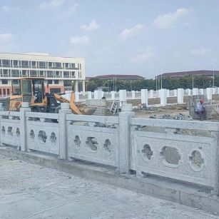 湖南 白麻花岗岩荔枝面河道栏杆