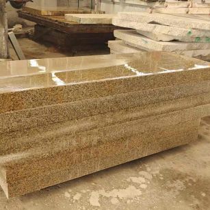 湖南 黄金麻栏杆料半成品加工中