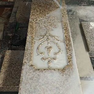 湖南 黄金麻花岗岩异形加工雕刻栏杆大柱