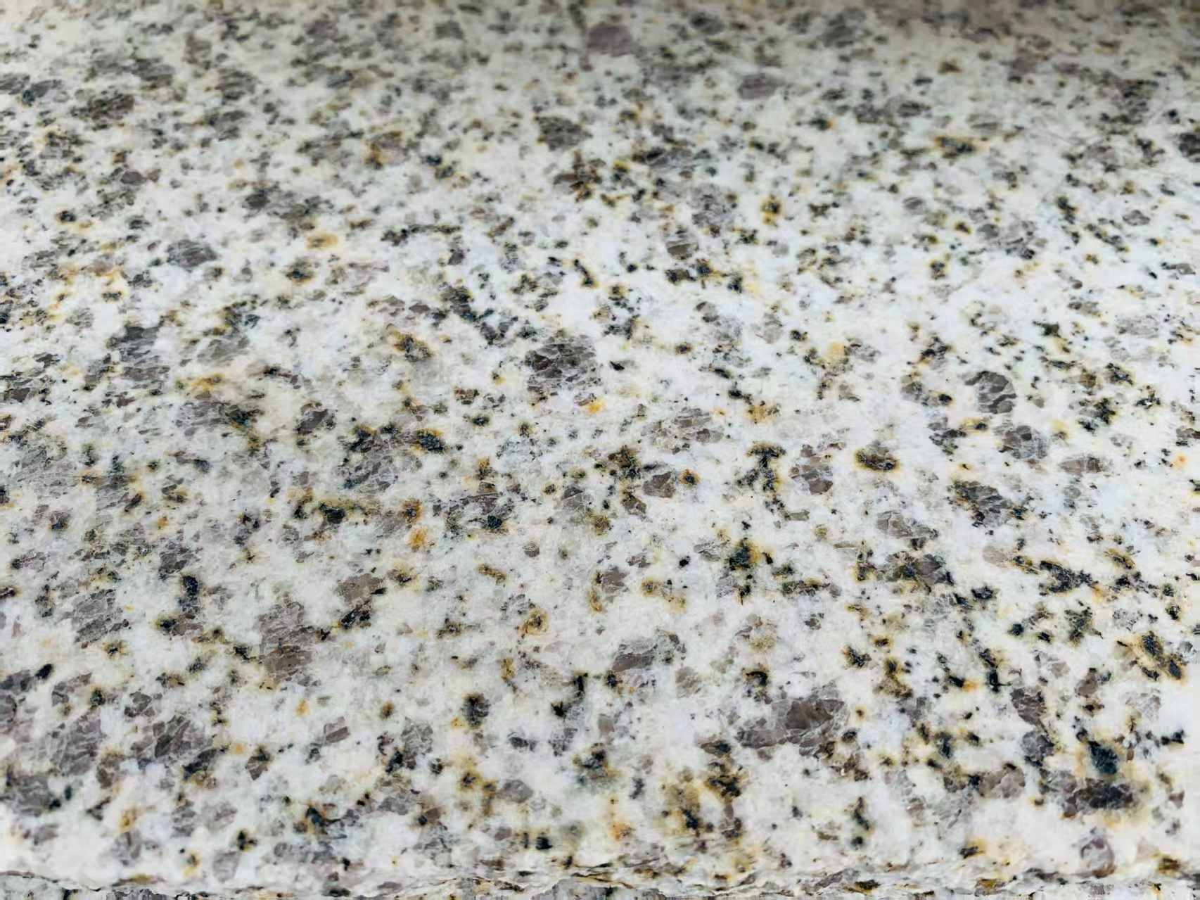 湖南 黄金麻花岗岩石材浅黄光面