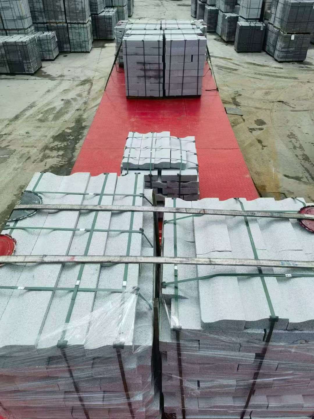 湖南 芝麻白仿形加直形路沿石出货日常