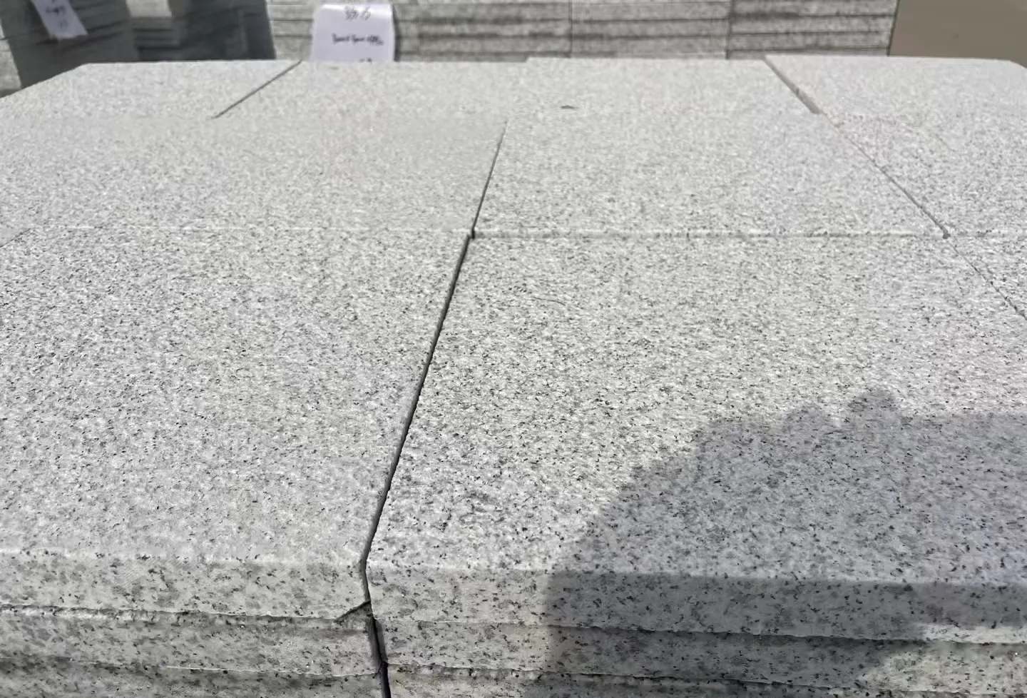 湖南 白麻花岗岩石材推荐 荔枝面地铺石