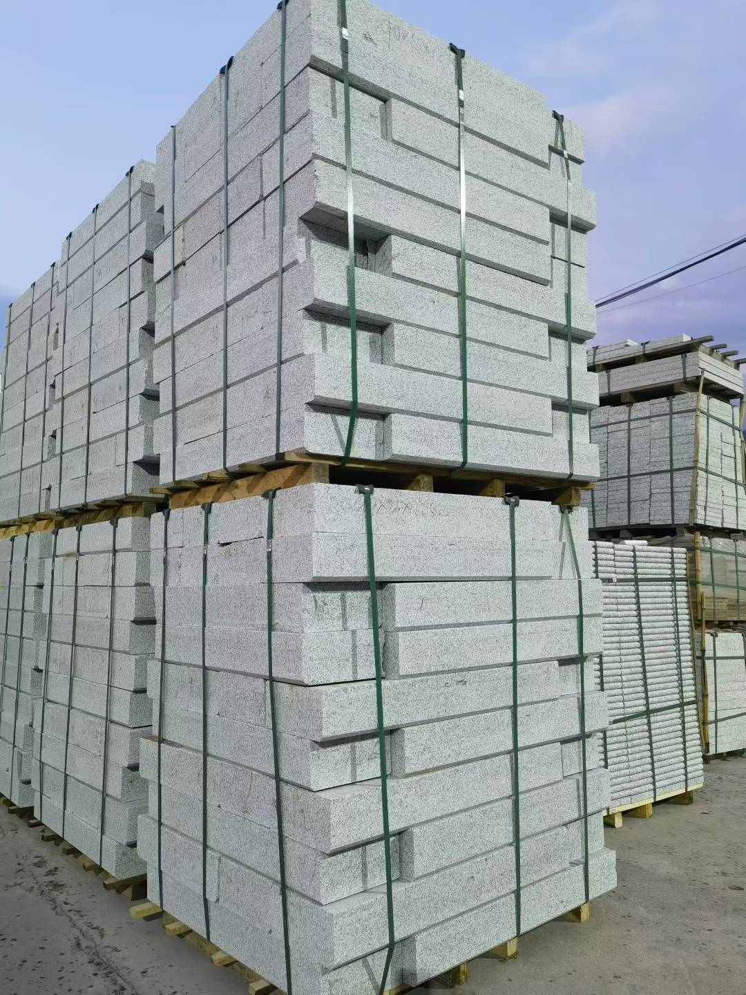 湖南 芝麻白花岗岩路沿石，路缘石，路肩石，道牙，立缘石，马路牙子，街沿石，侧石等