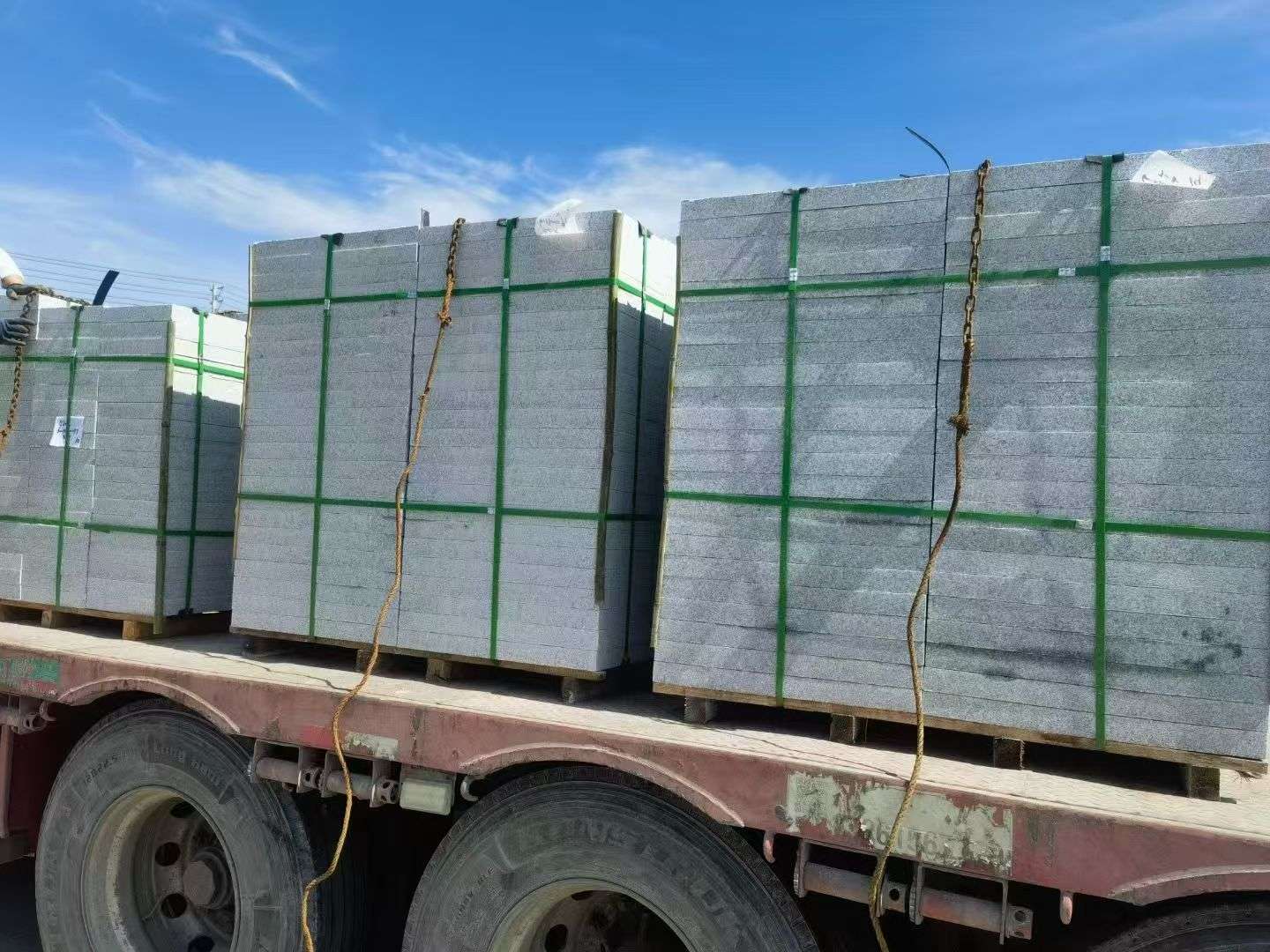 湖南 芝麻白花岗岩地铺石装车日常