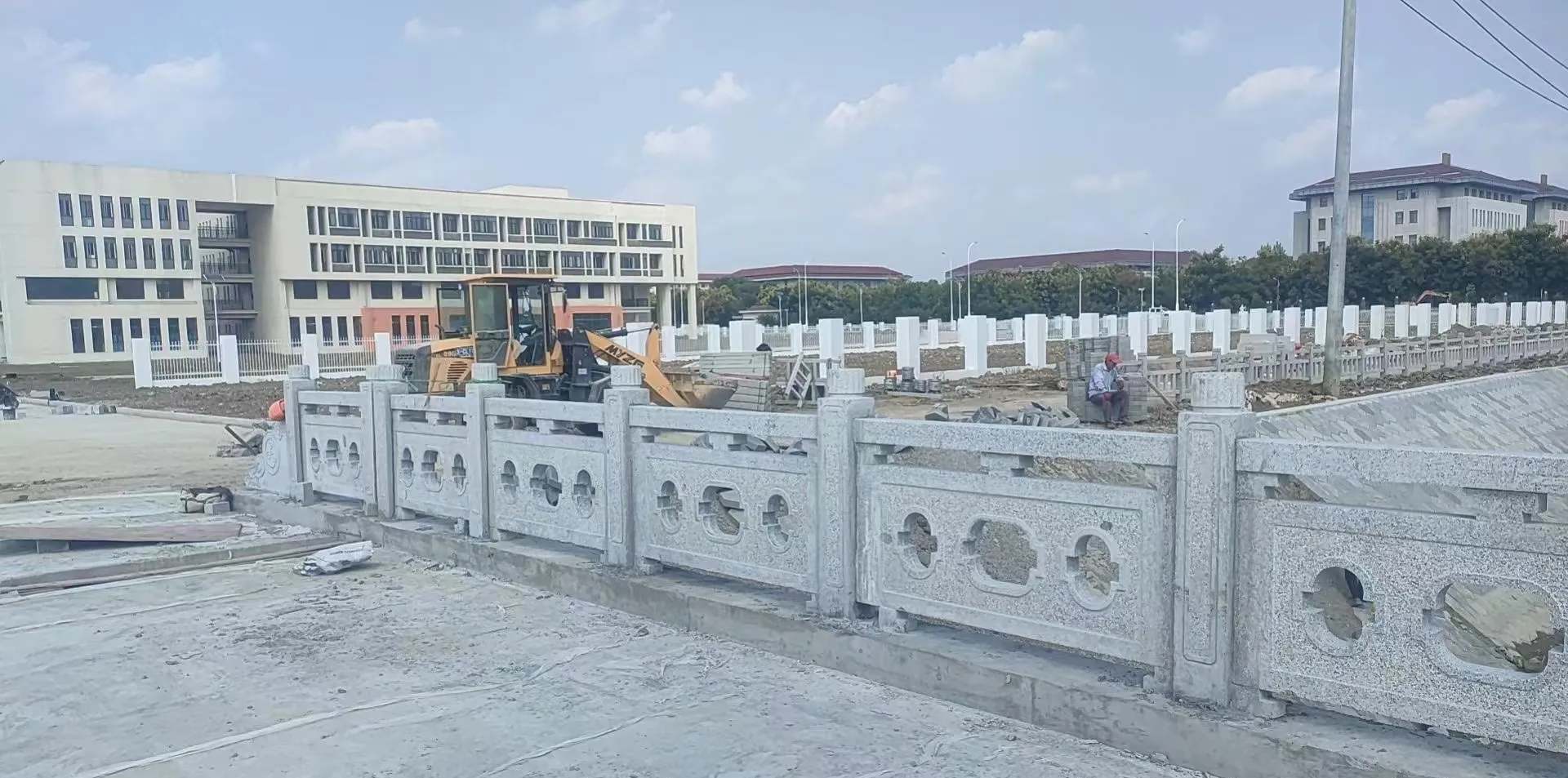 湖南 白麻花岗岩荔枝面河道栏杆