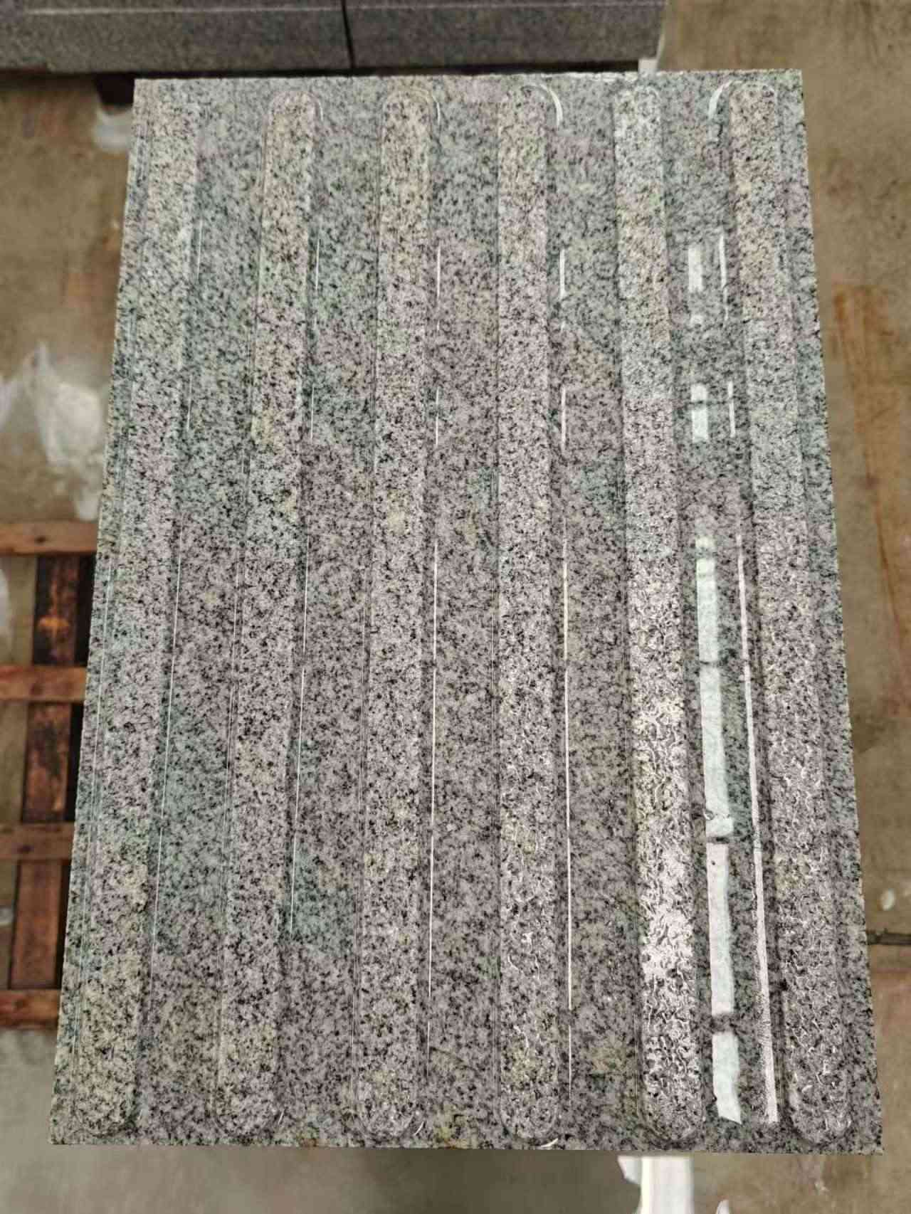 湖南 芝麻白花岗岩荔枝面雕刻盲道，盲条