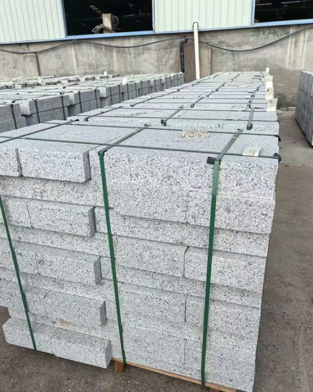 湖南 白麻花岗岩路沿石，弧形路沿石，道牙石，马路牙子，界石，路缘石，平沿石，直岩石，平缘石等