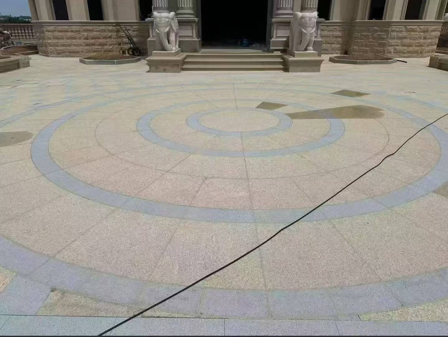 湖南 黄金麻芝麻灰花岗岩石材地铺拼接效果