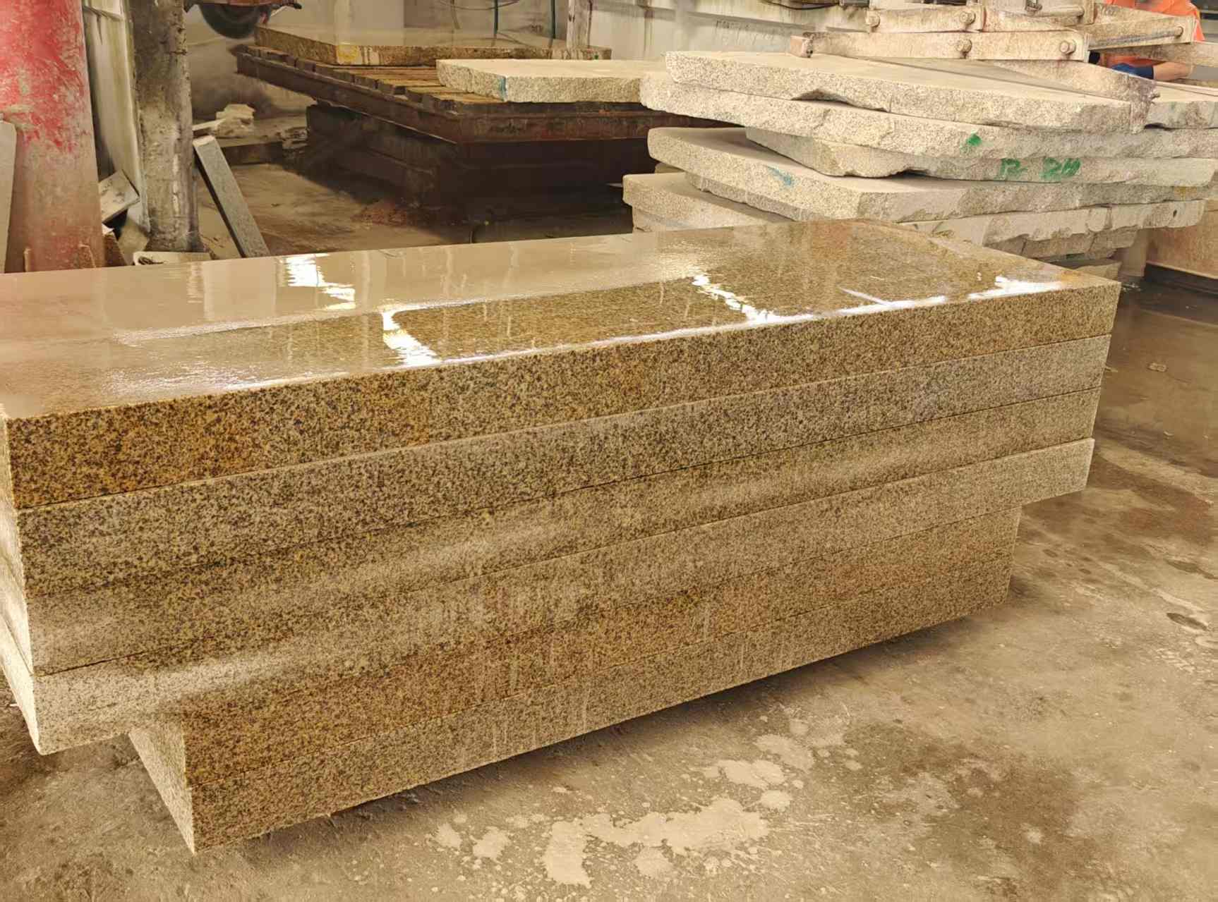 湖南 黄金麻栏杆料半成品加工中