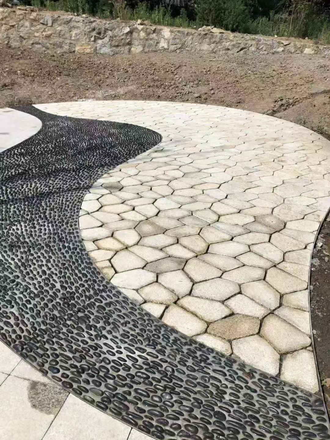 湖南 黄金麻冰裂纹地铺石工地铺装案例