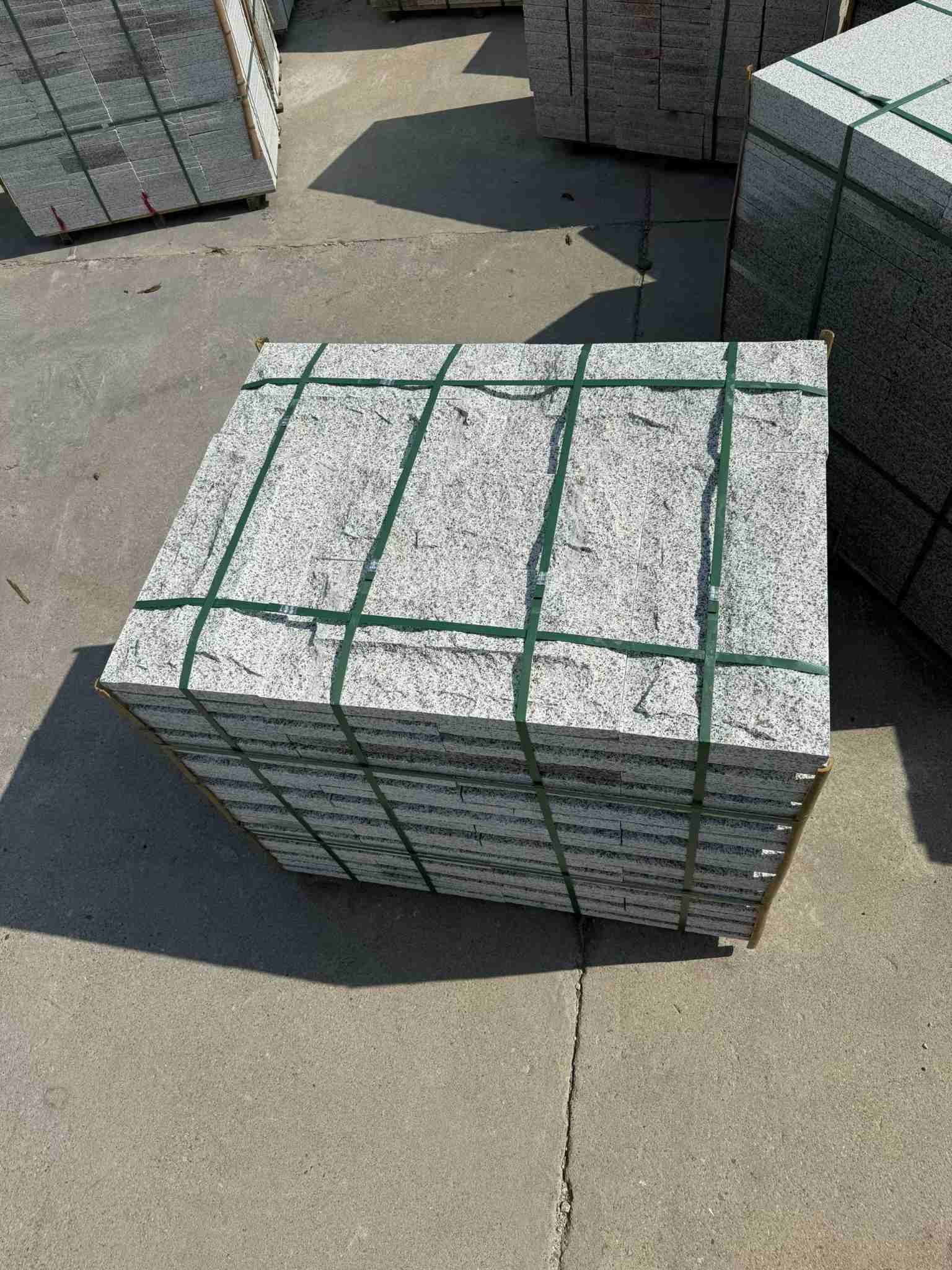 湖南 白麻花岗岩石材自然面蘑菇石成品