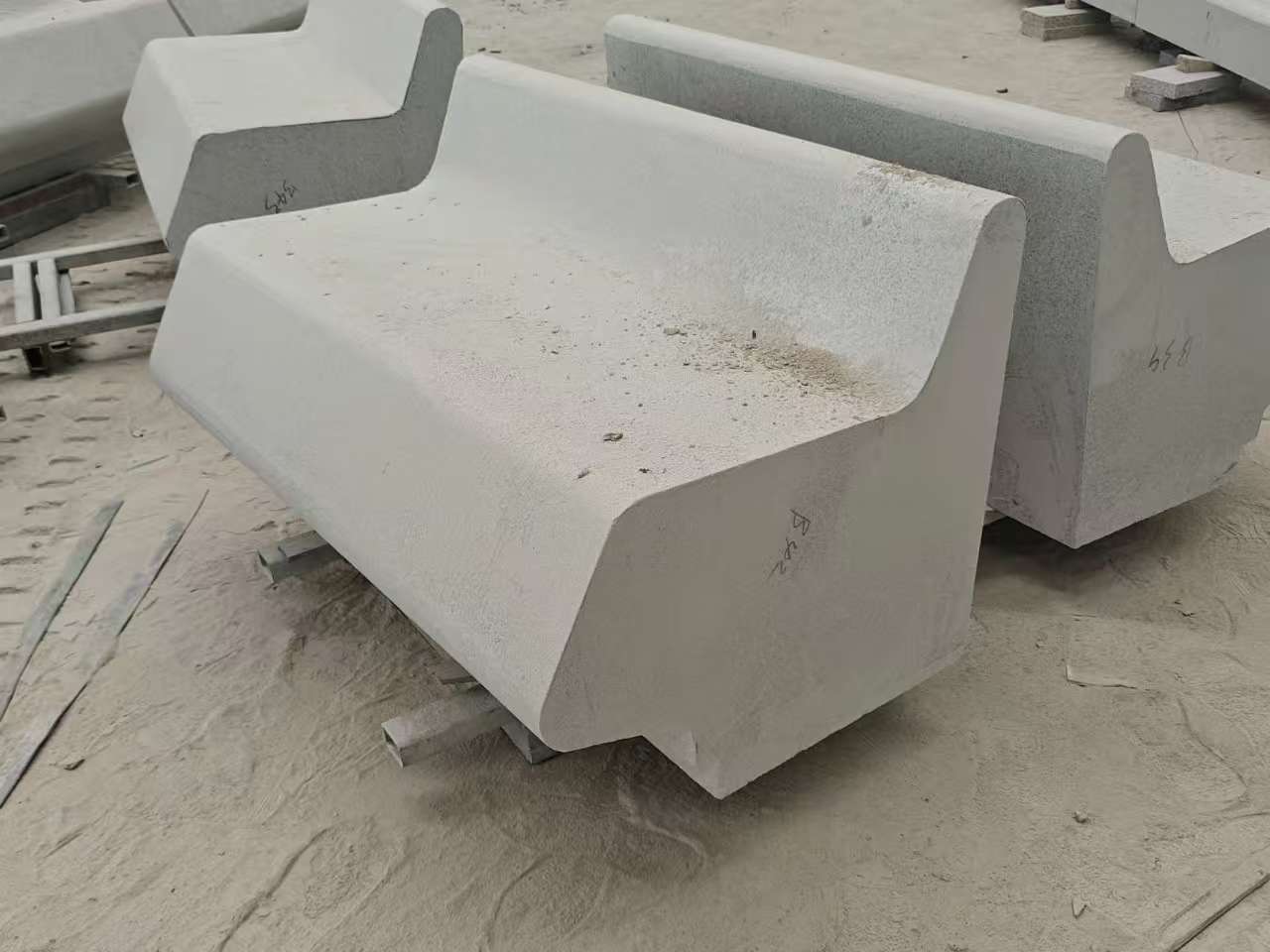 湖南 芝麻白花岗岩异形坐凳，石凳