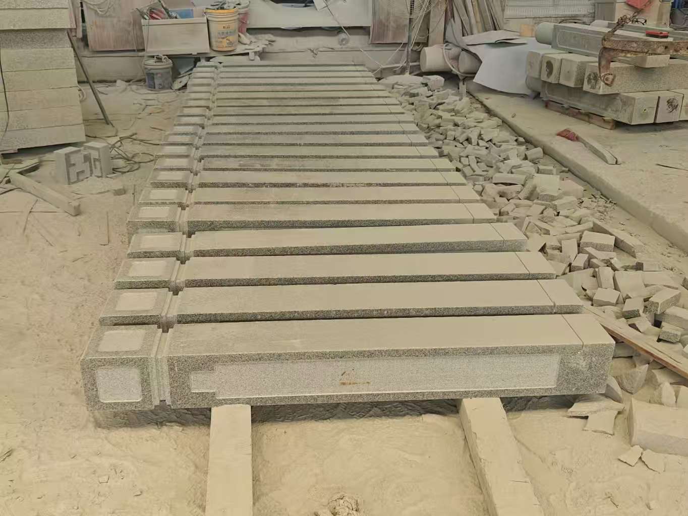 湖南 芝麻白异形加工雕刻-栏杆大柱，方柱